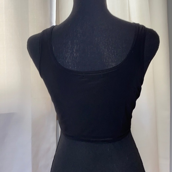 PRETTY LITTLE THING Basic Scoop Neck Crop Top (2 pack black/ recycled mocha) - Picture 4 of 4